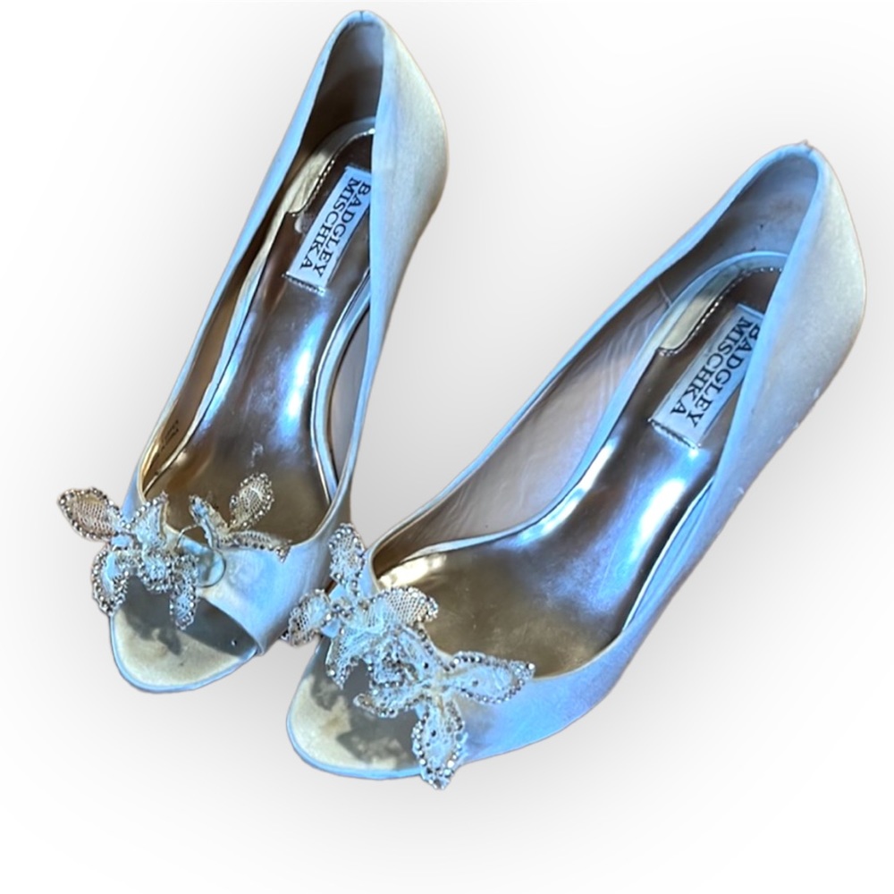 Vintage Badgley Mischka champagne peeptoe satin pumps w/ mesh detail, sz 7 (6.5)